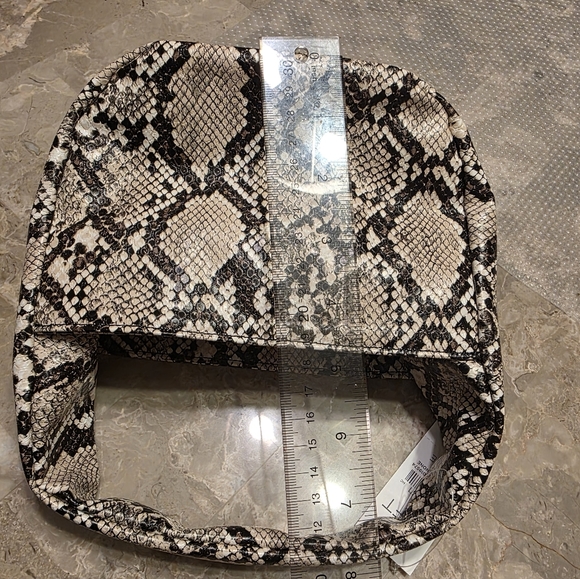 LOFT Snakeskin Pattern Mini Bag - Black and White..NWT - Picture 3 of 8